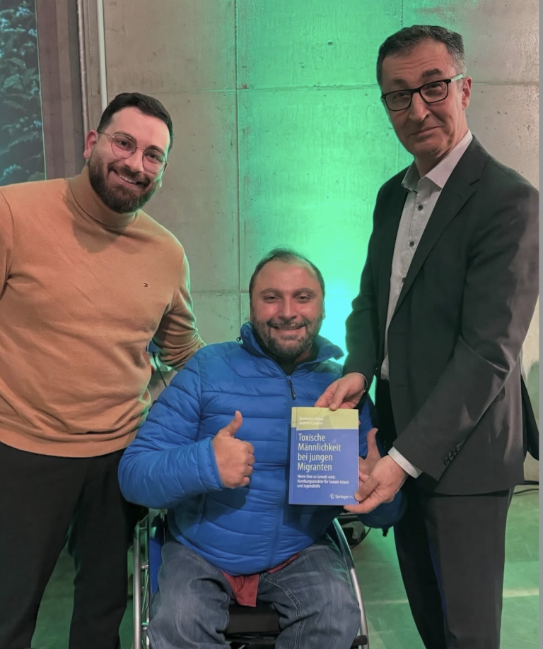 Mo und Cem Özdemir trafen sich zum Austausch.